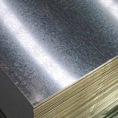 La hoja de acero de ASTM A526 cubierta con hierro galvanizado plano del cinc cubre 6000m m DX51D laminados en caliente