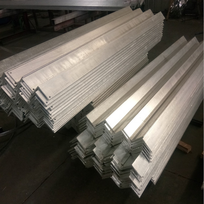 El ángulo de pared galvanizado 90 grados 6-40m m Q195-Q420 galvanizó el hierro de ángulo de acero laminado en caliente