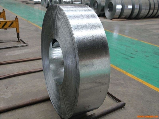 El estruendo grande galvanizado laminado en caliente BS del GB AISI de la lentejuela de la tira de acero 400m m galvanizó el acero de la tira
