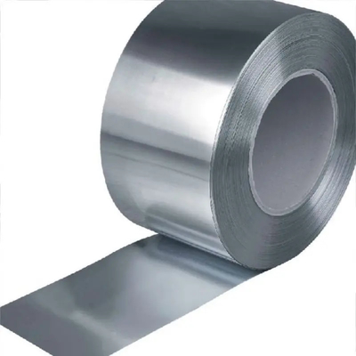 La anchura 600-1500m m galvanizó la tira de metal galvanizada recta de acero de la tira DX51D Q235