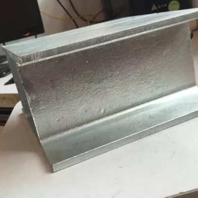 ISO9001 me galvanizó emite 48m m de acero laminados en caliente que DX54D Z275 galvanizó haces del metal