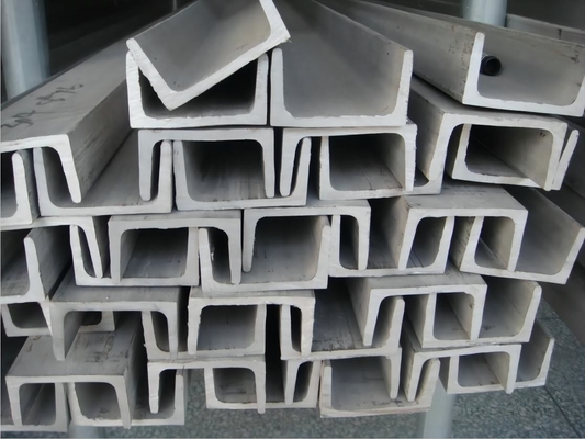 Perfiles de acero suaves galvanizados SOLDADO ENROLLADO EN EL EJÉRCITO del EN S235JR S275JR S355JR A36 SS400 del canal U de ASTM