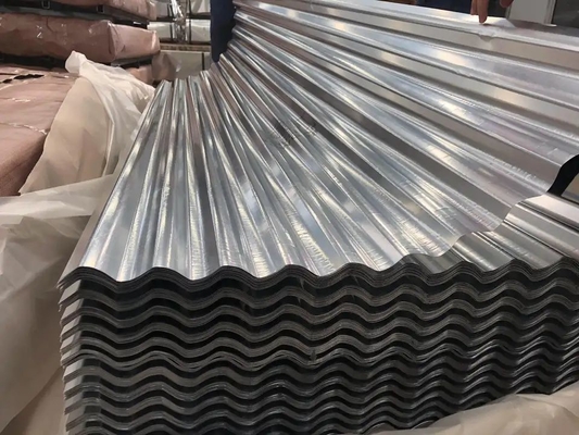 El color de la techumbre del cinc cubrió la hoja para planchar soldado enrollado en el ejército de acero galvanizado del metal acanaló 2000m m
